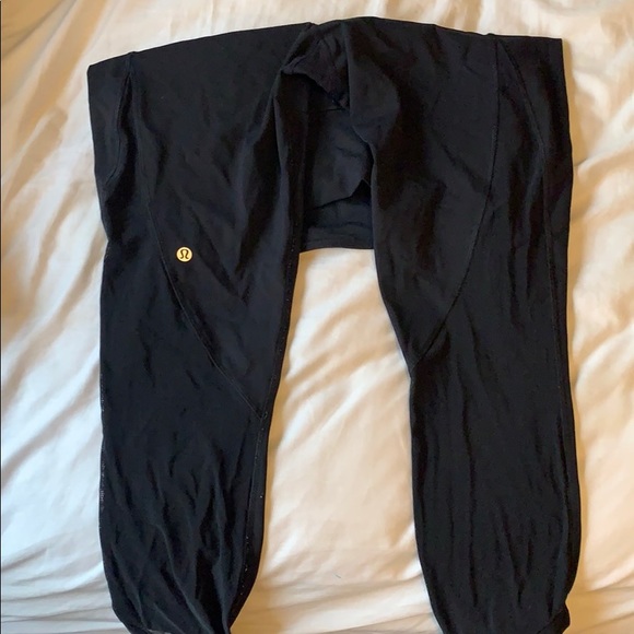 Black Lululemon crop leggings size 12 - Picture 3 of 6